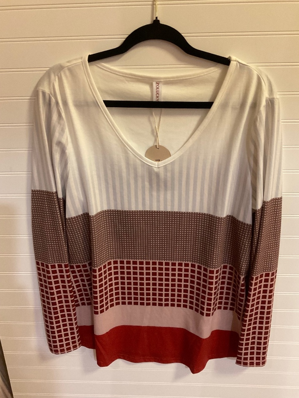 Zolucky Women’s Color Block Geometric Print Top.  Size:  XL  NWT